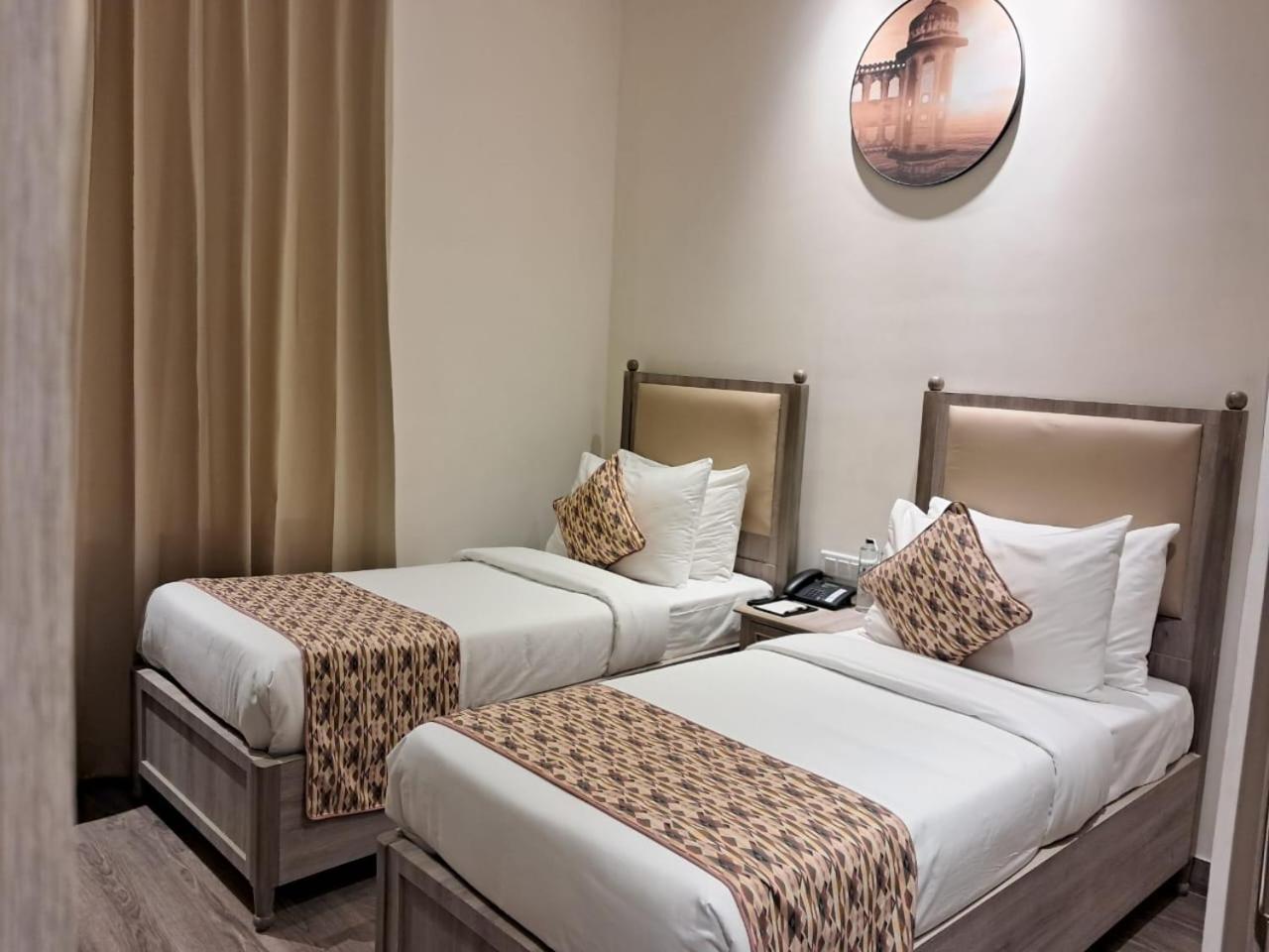 Rhythm Gurugram Hotel & Suites, Sohna Road Gurgaon Luaran gambar