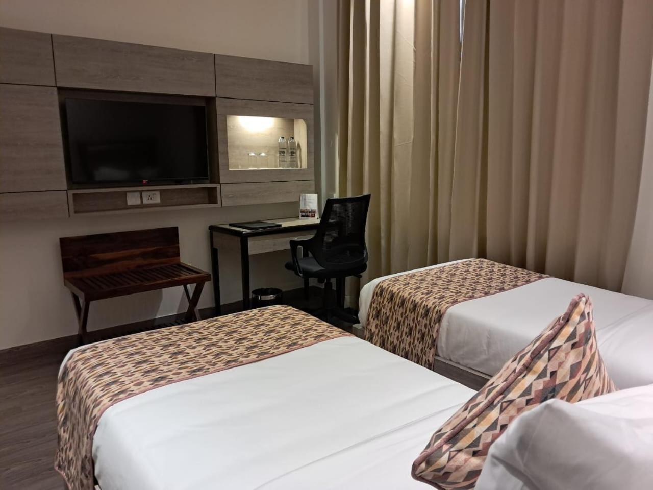 Rhythm Gurugram Hotel & Suites, Sohna Road Gurgaon Luaran gambar